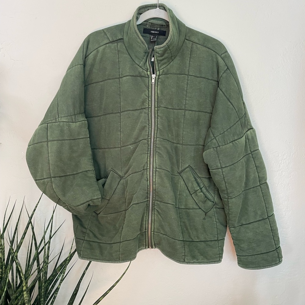 Forever 21 quilted zip up jacket • FP dupe • size small, oversize fit!